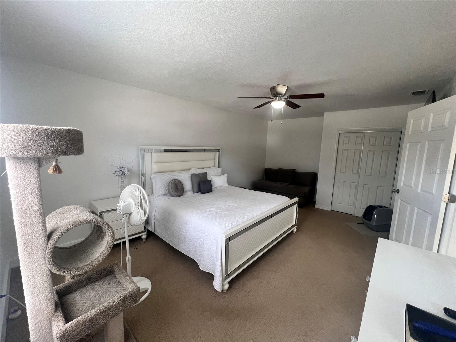 CANDLELIGHT OAKS - Residential