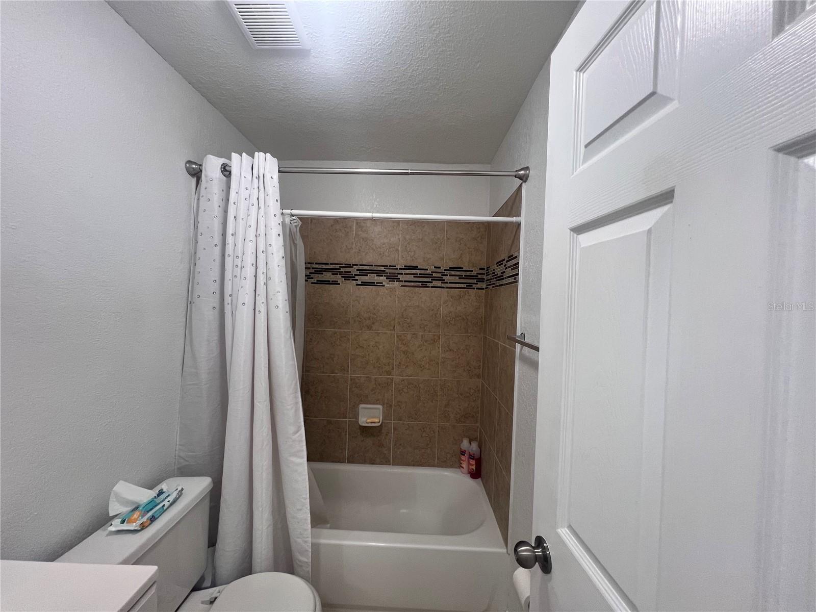 CANDLELIGHT OAKS - Residential