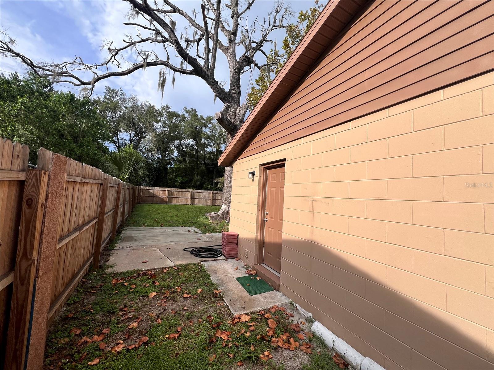 CANDLELIGHT OAKS - Residential