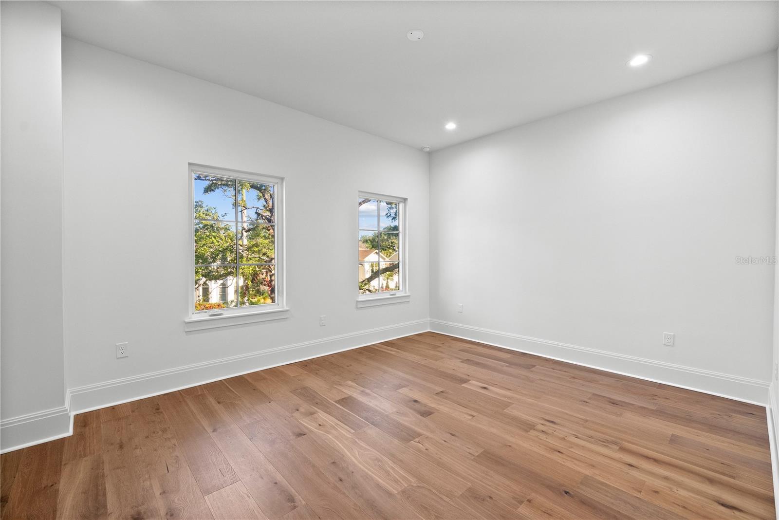 SUNSET PARK - Residential