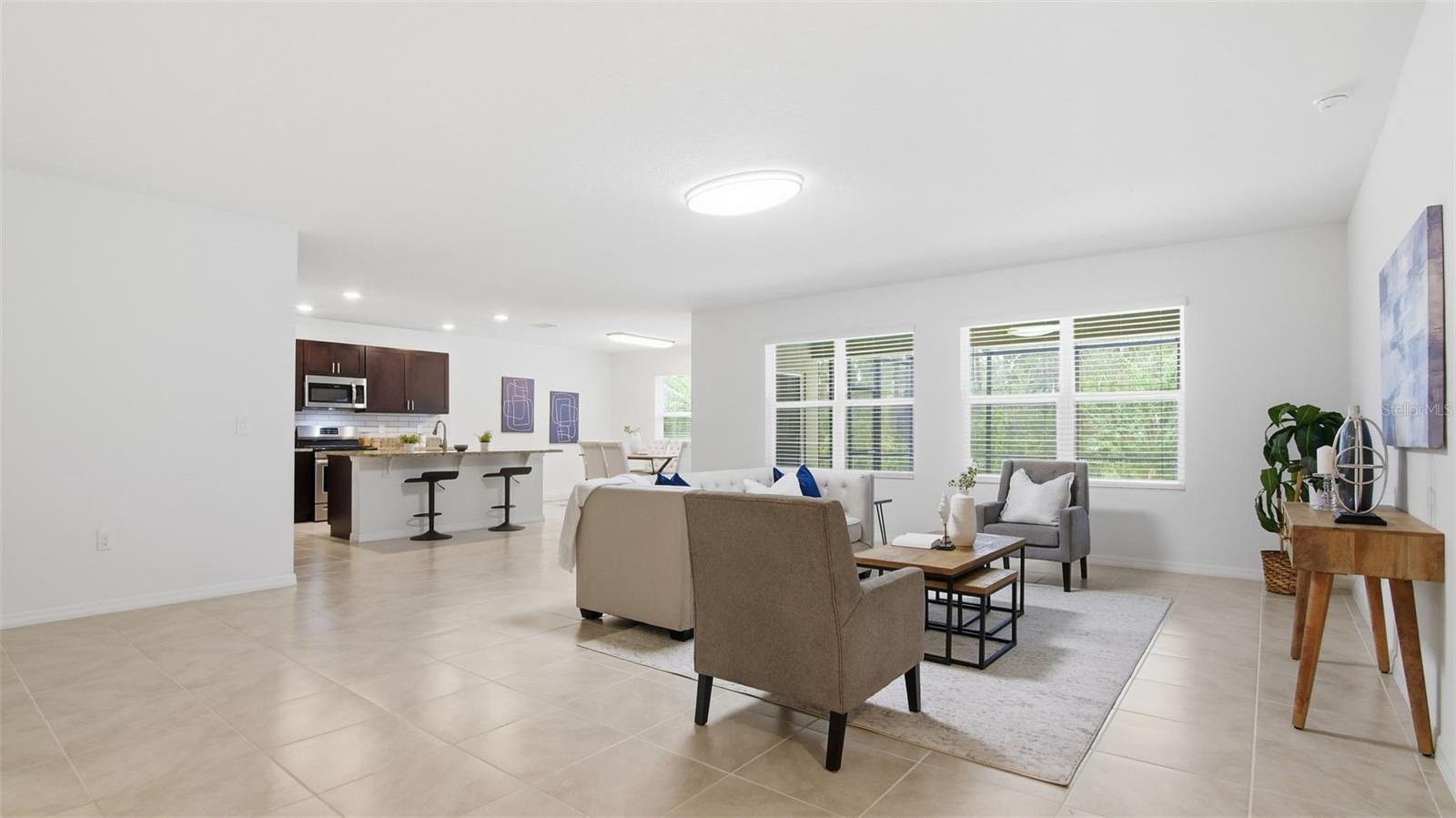 HUNTINGTON DOWNS - Residential