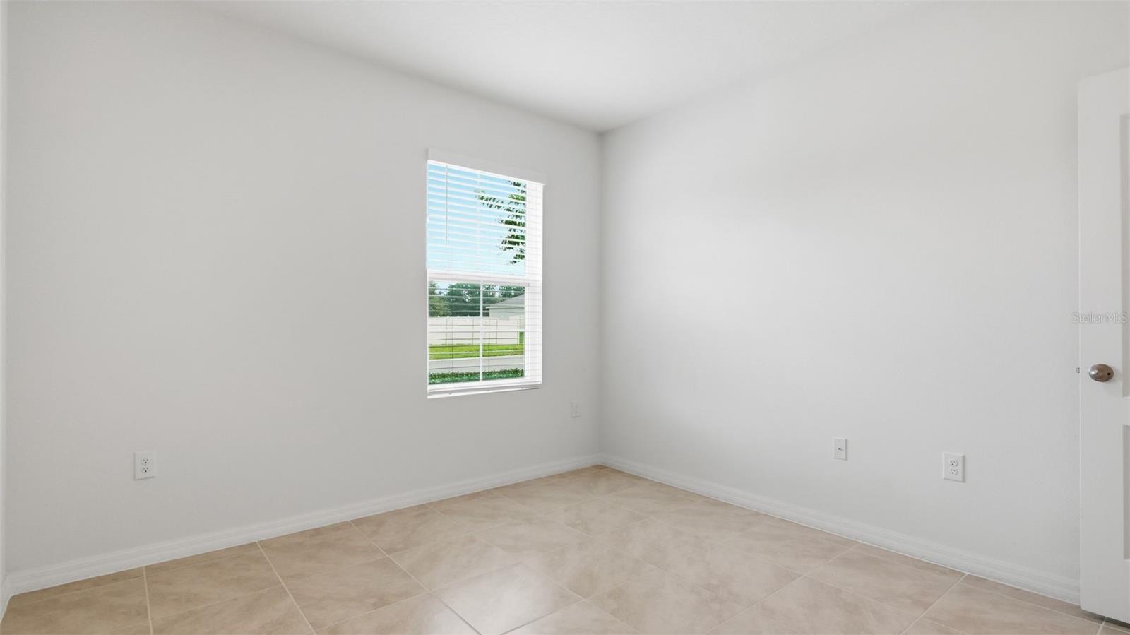 HUNTINGTON DOWNS - Residential