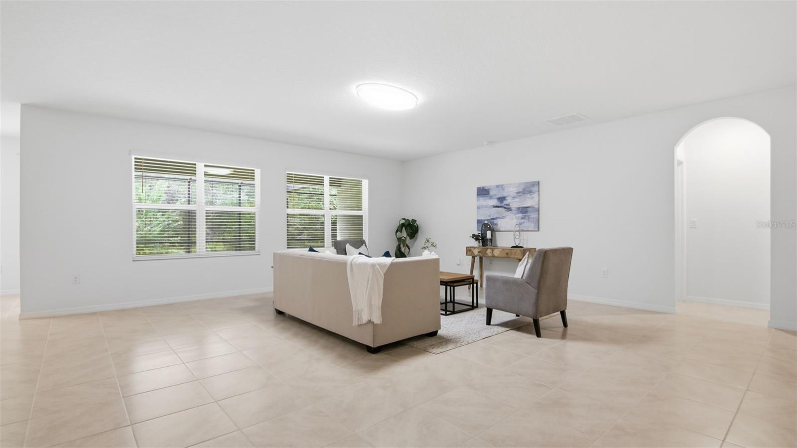 HUNTINGTON DOWNS - Residential