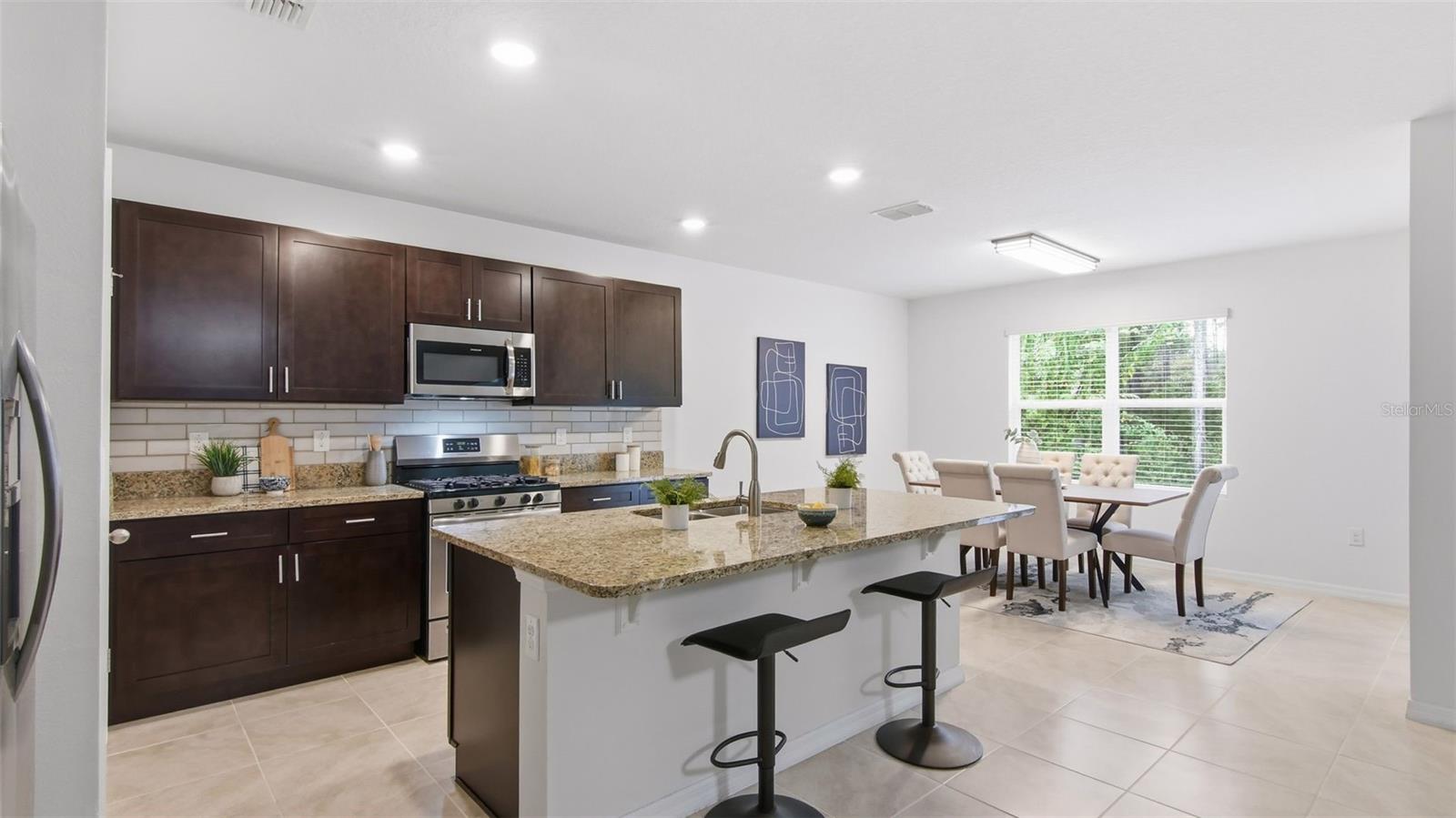 HUNTINGTON DOWNS - Residential