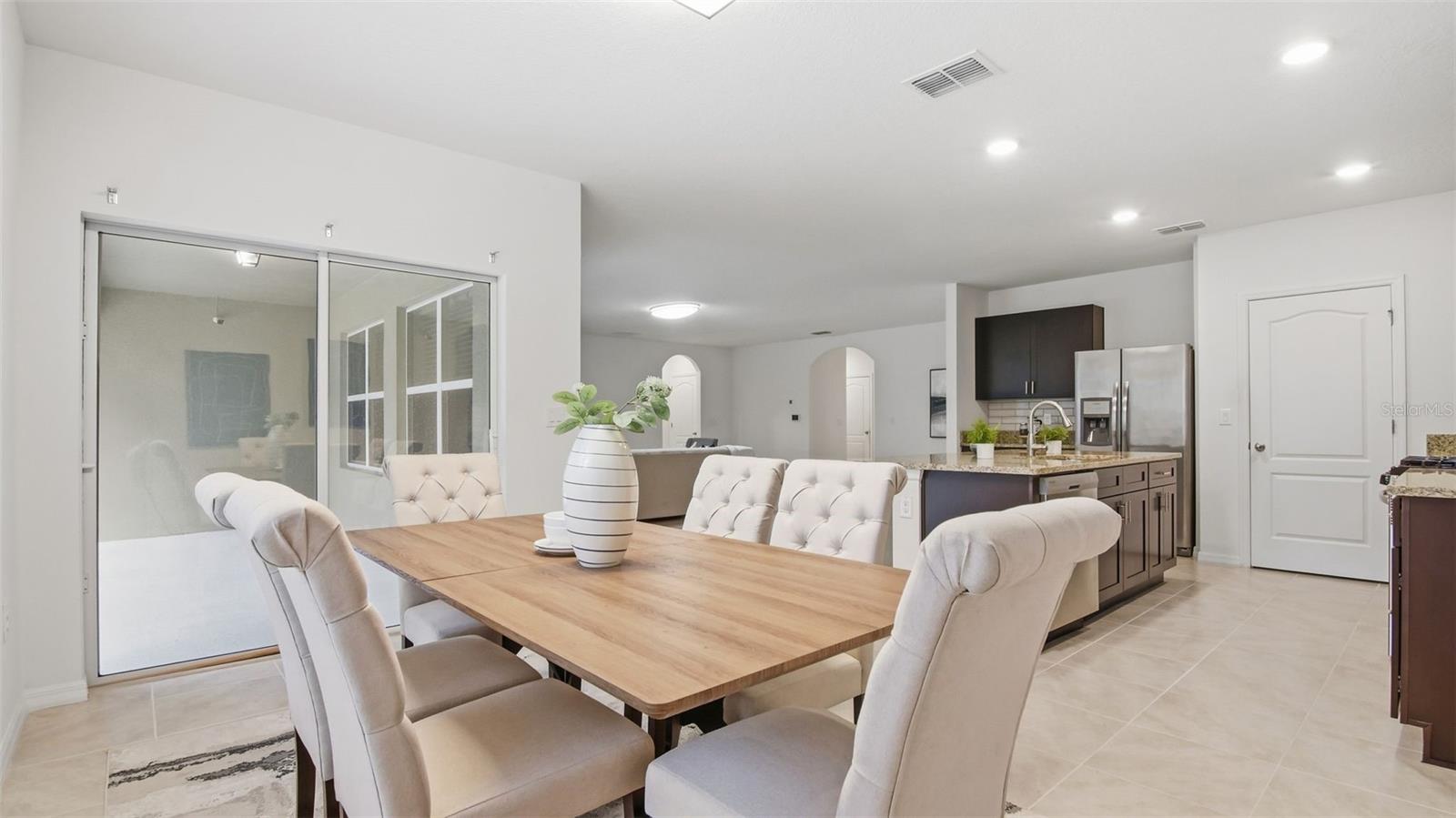 HUNTINGTON DOWNS - Residential