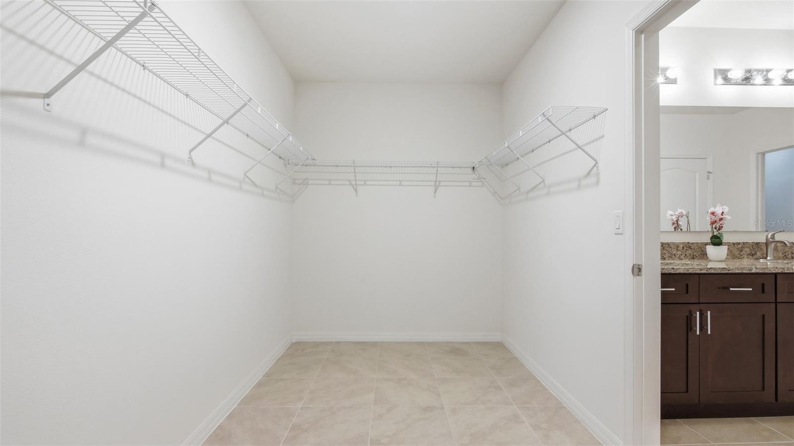 HUNTINGTON DOWNS - Residential