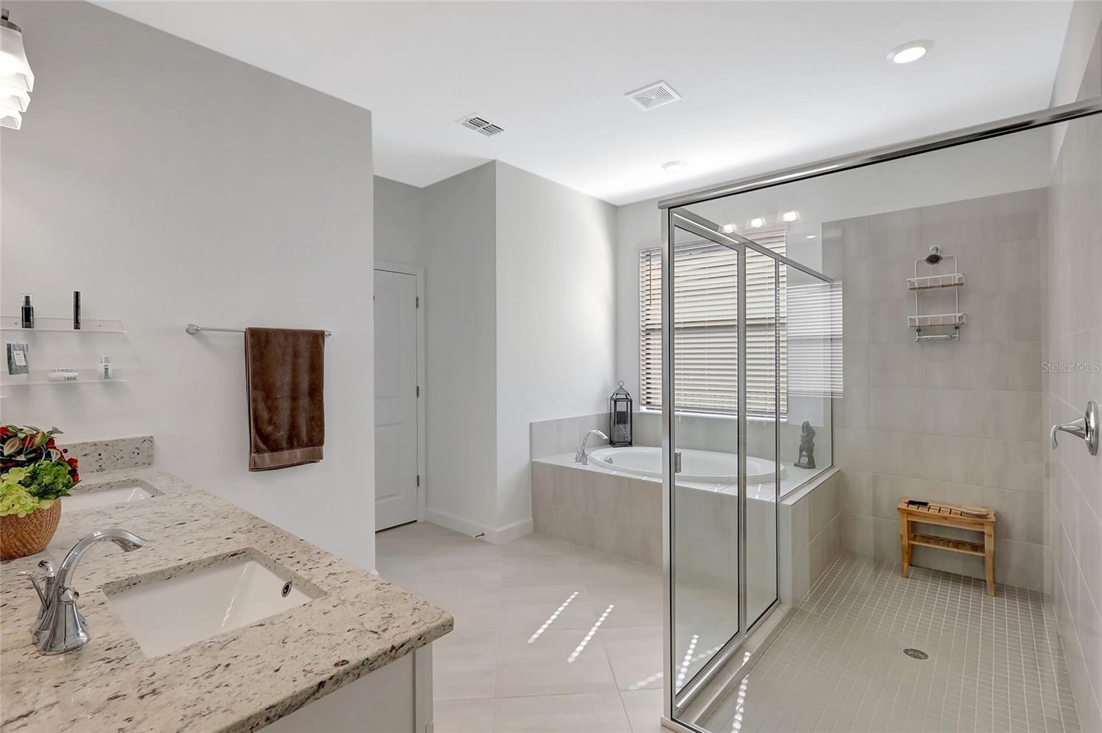 LORRAINE LAKES PH I - Residential