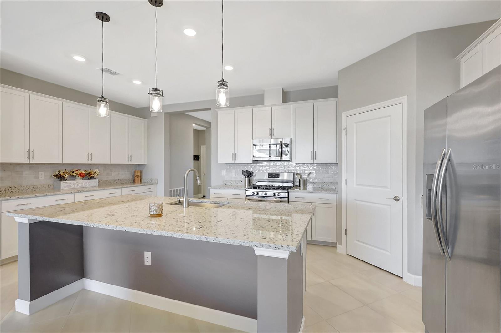 LORRAINE LAKES PH I - Residential