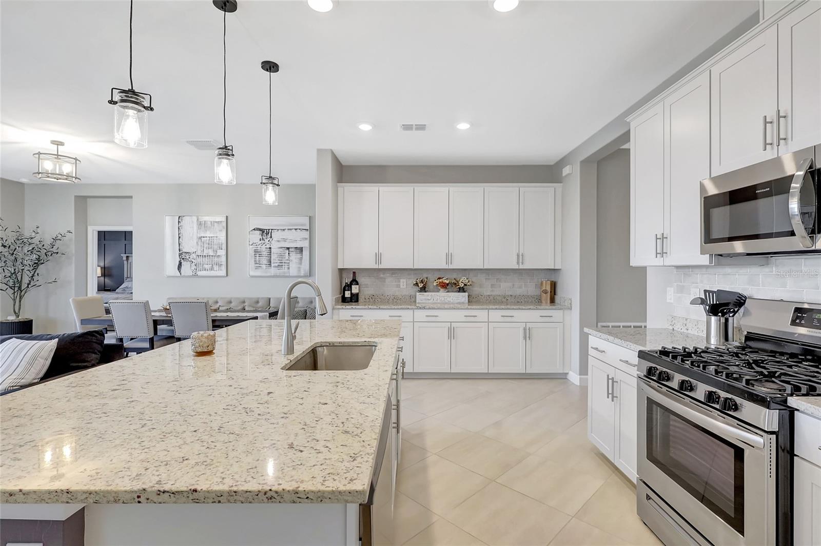 LORRAINE LAKES PH I - Residential