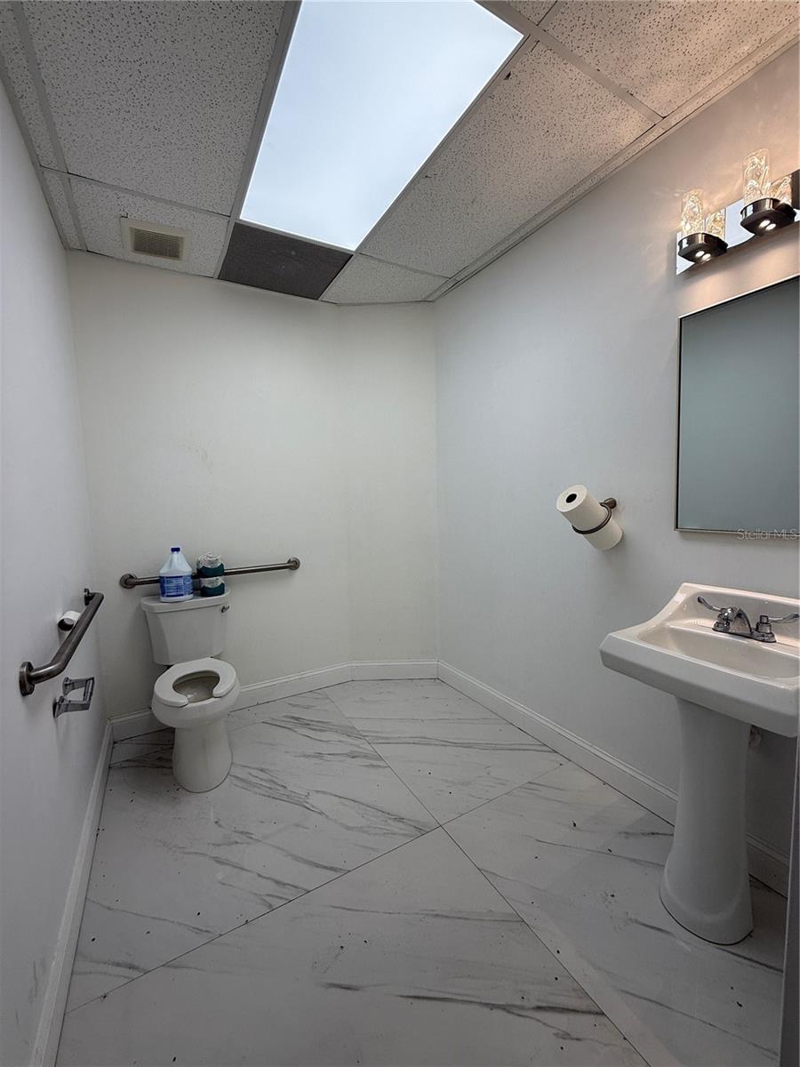 BIG BEND PROFESSIONAL CENTER I CONDO - Commercial Lease