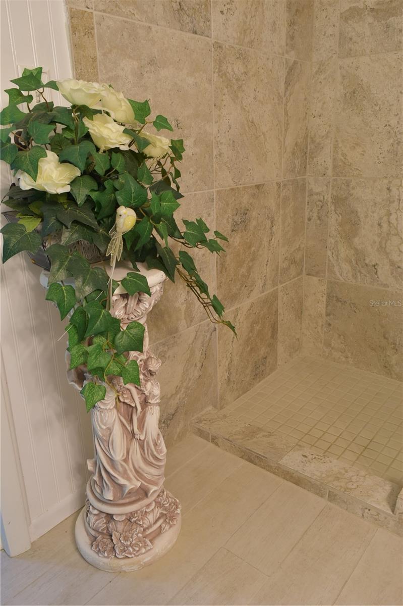 SOUTH VENICE - Residential