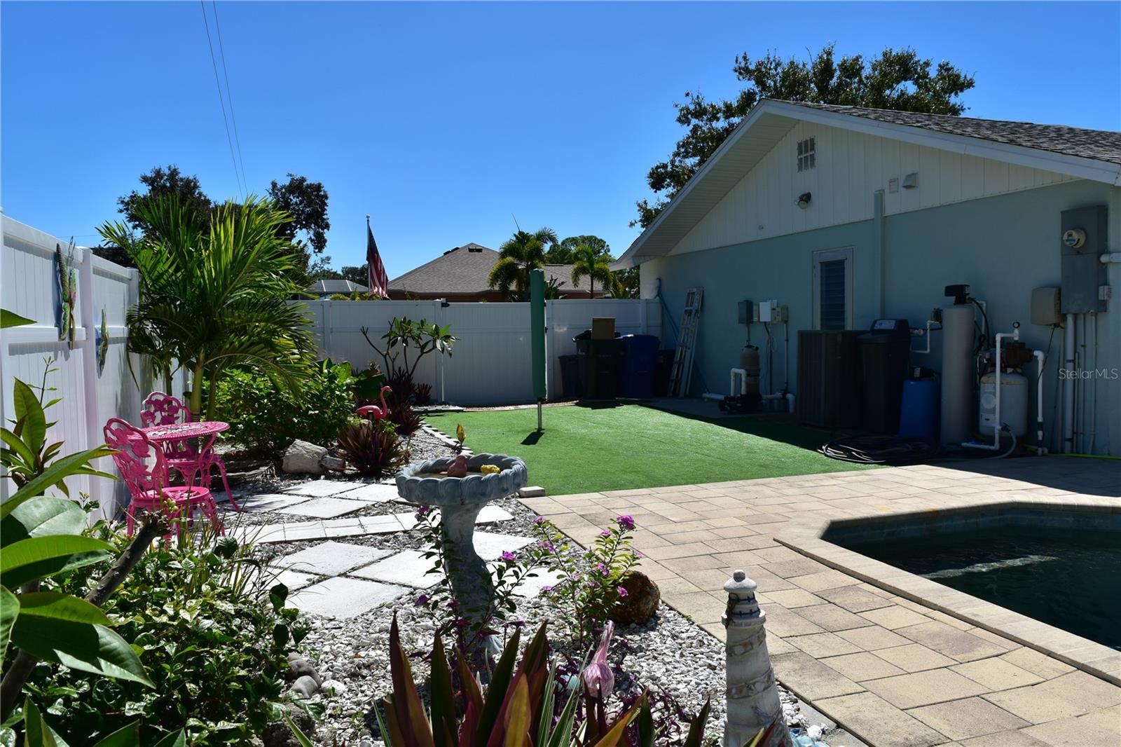 SOUTH VENICE - Residential