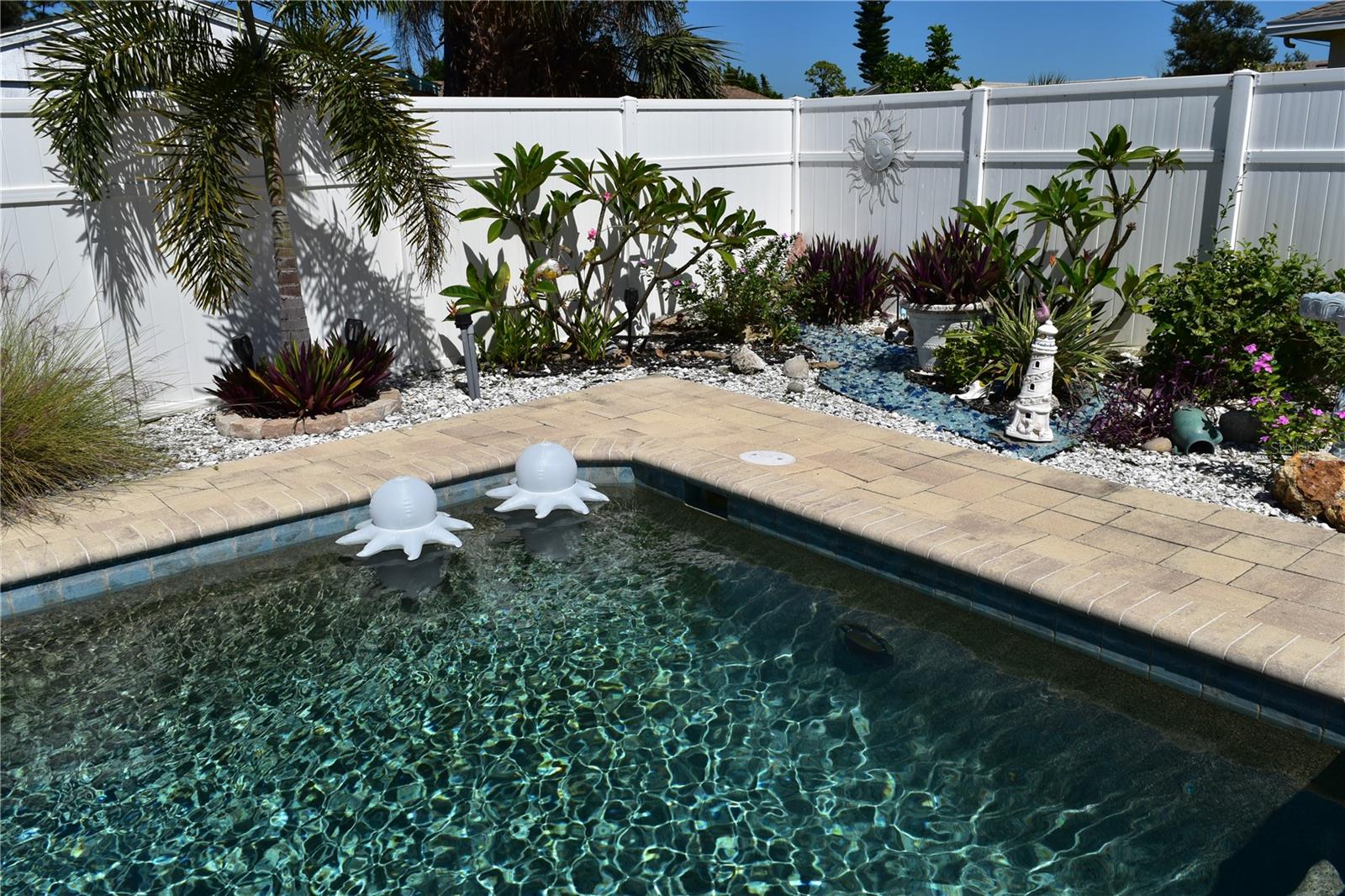 SOUTH VENICE - Residential