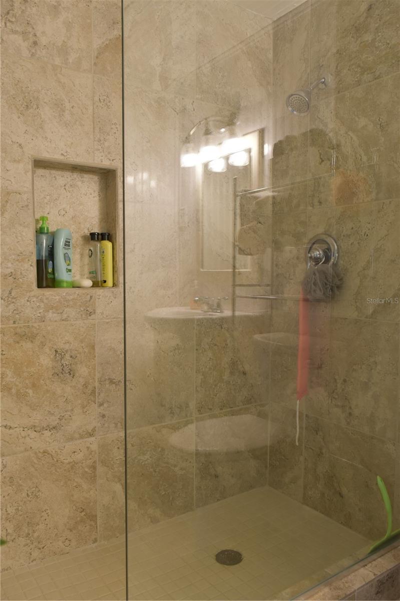 SOUTH VENICE - Residential