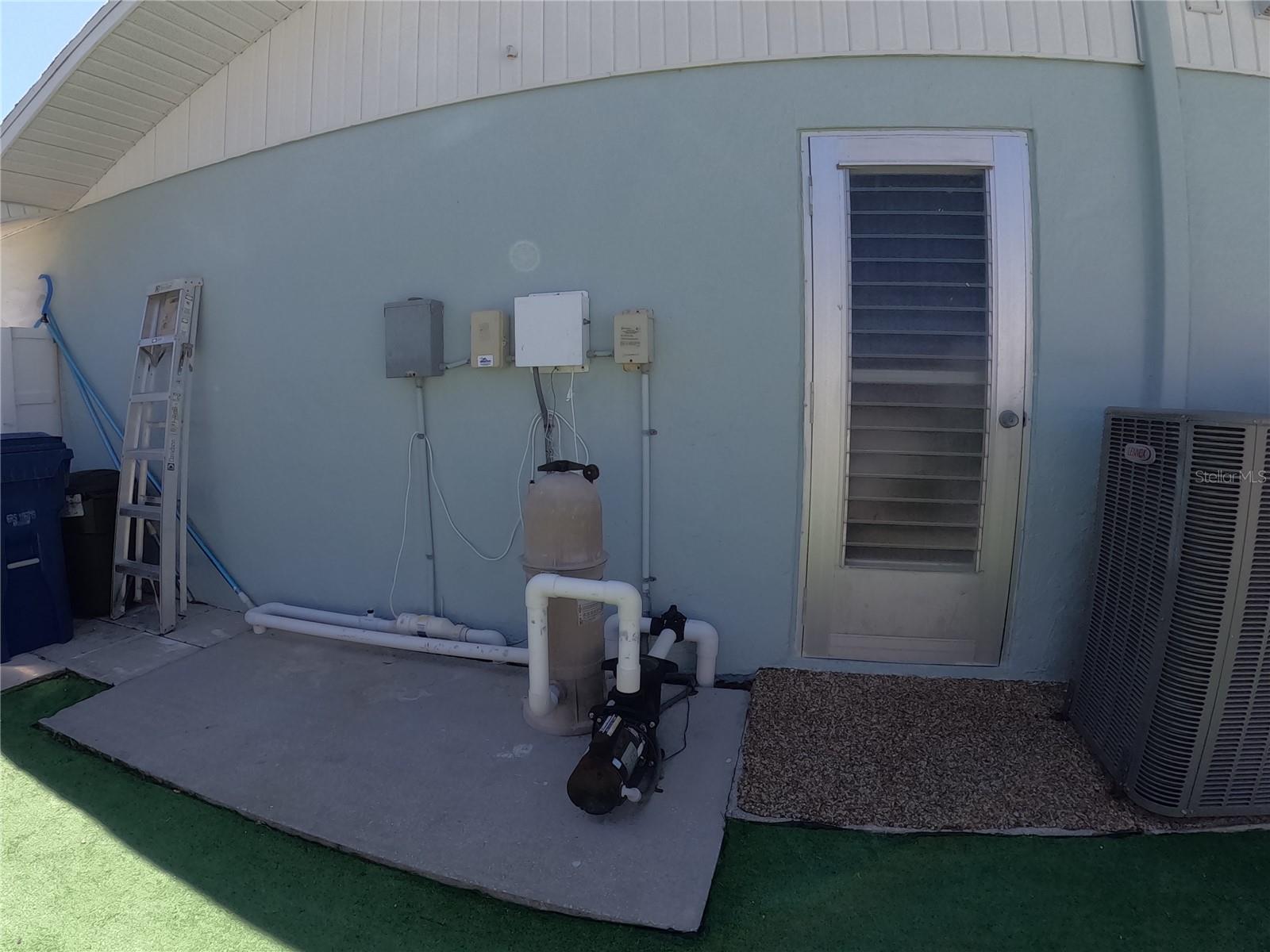 SOUTH VENICE - Residential