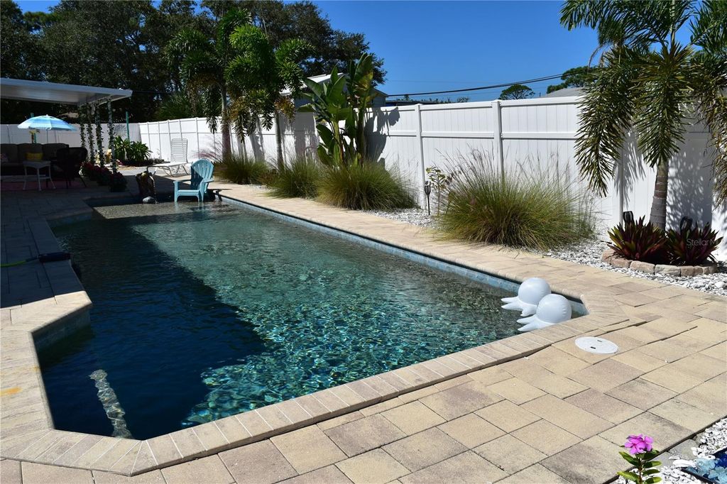 Photo of 1046 Royal Road, Venice, FL 34293 (MLS # N6140981)