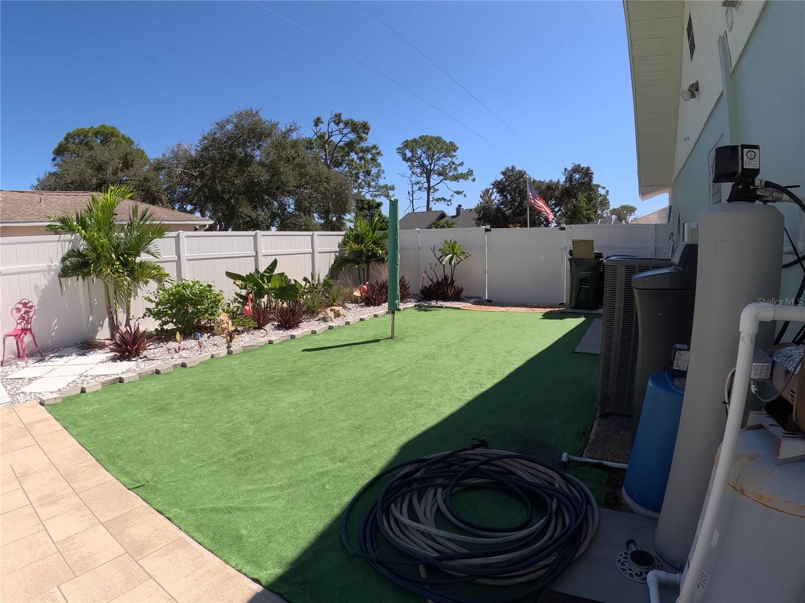 SOUTH VENICE - Residential