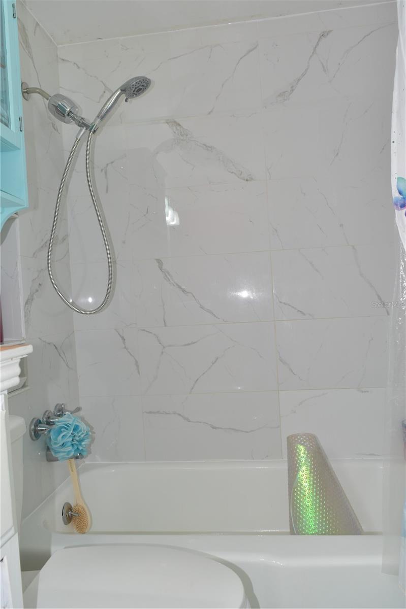 SOUTH VENICE - Residential