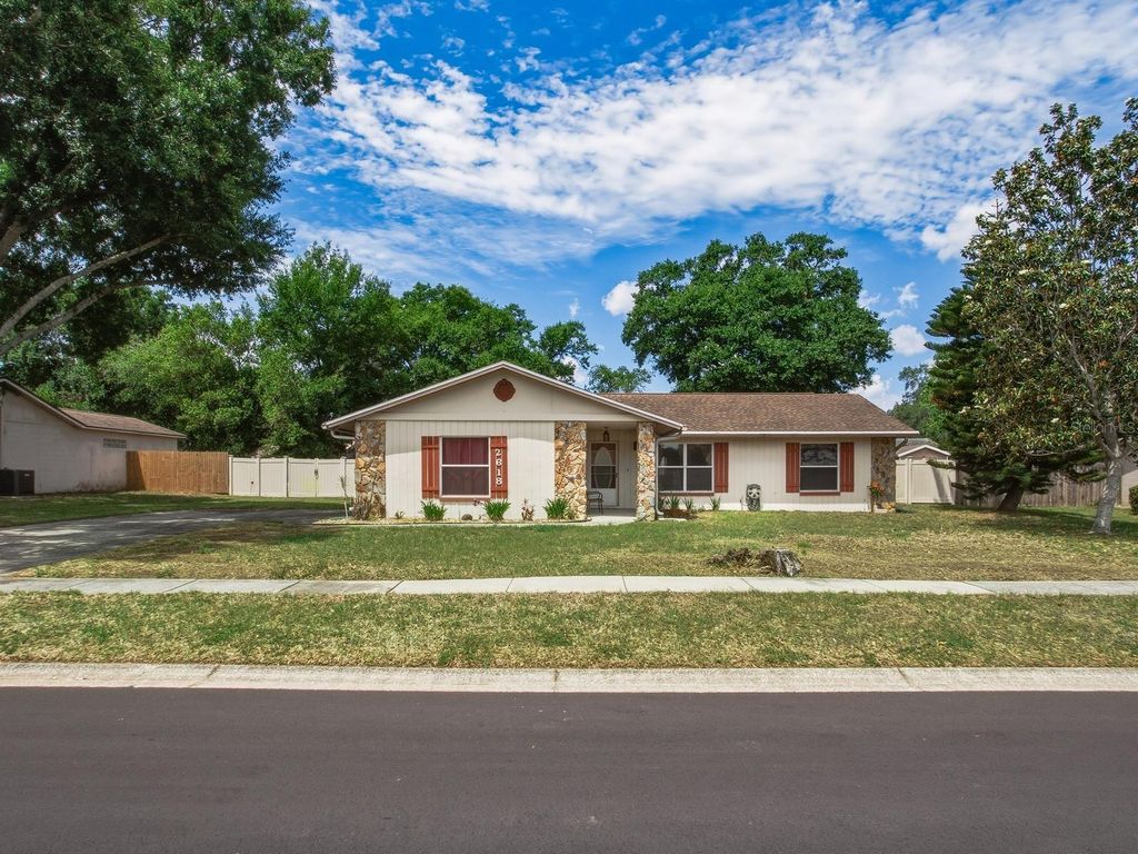 Photo of 2618 Ridgetop Way, Valrico, FL 33594 (MLS # TB8508004)