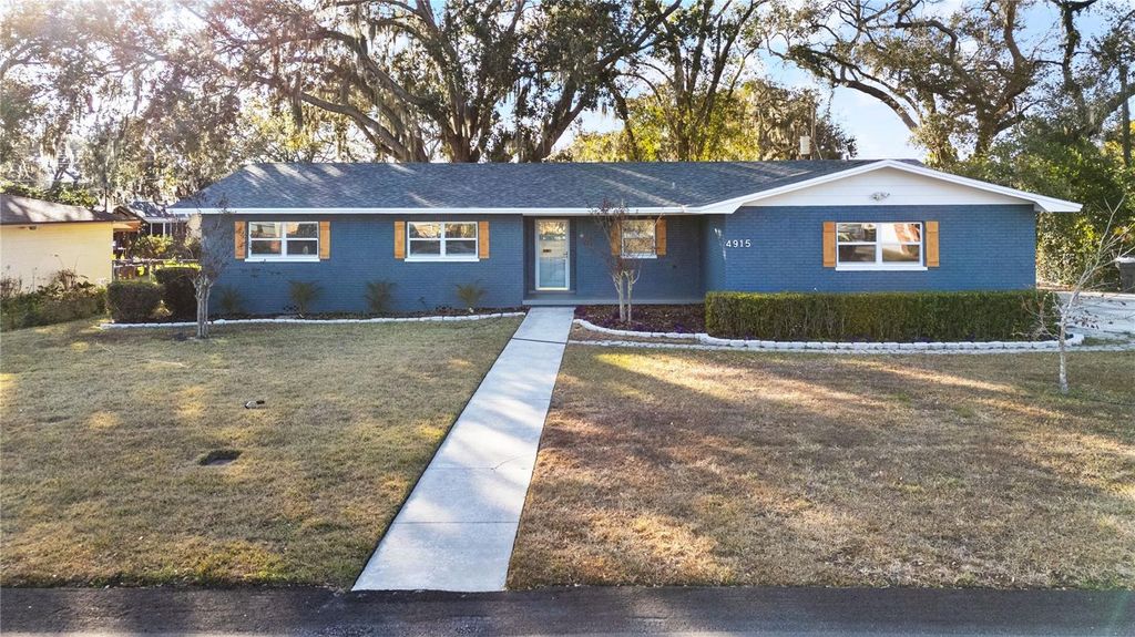 Photo of 4915 Whiteoak Drive E, Lakeland, FL 33813 (MLS # TB8470421)