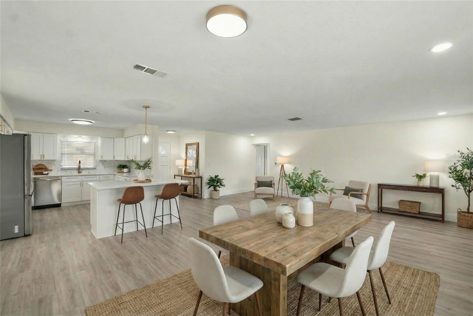 4915 WHITEOAK DRIVE E