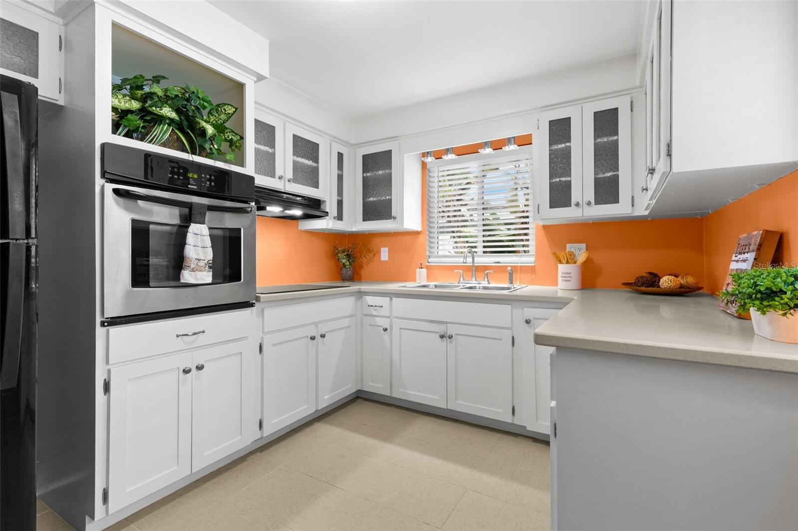 1530 SANDY LANE