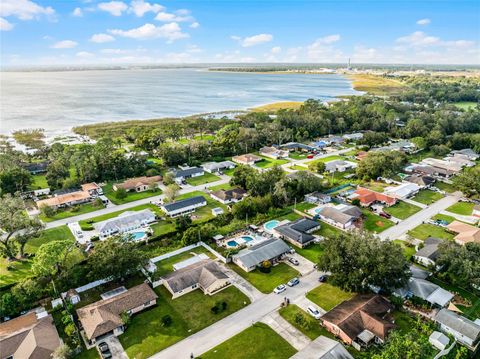 A home in LAKELAND