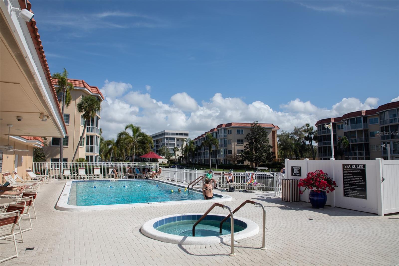 SIESTA HARBOR II - Residential