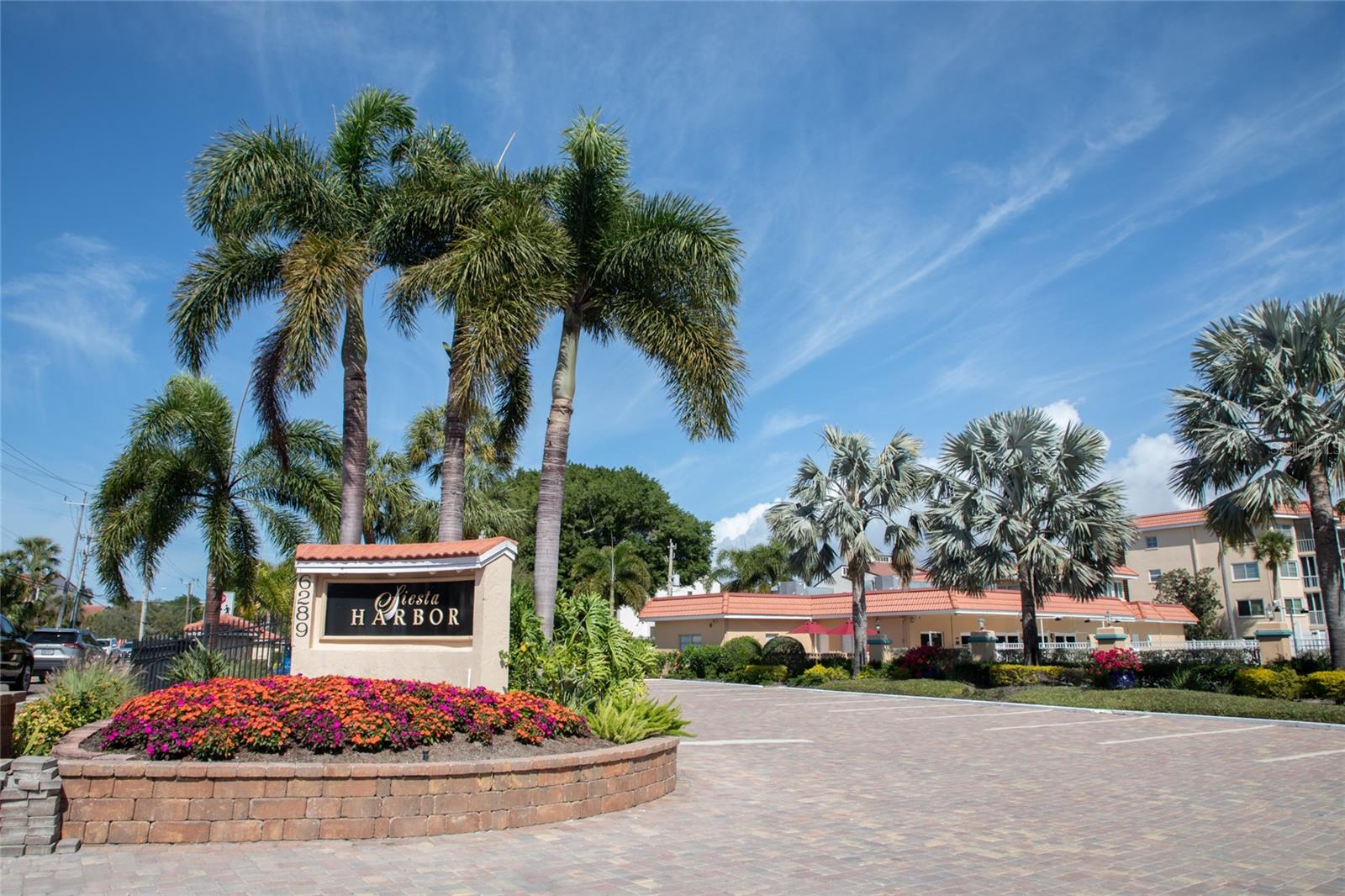 SIESTA HARBOR II - Residential