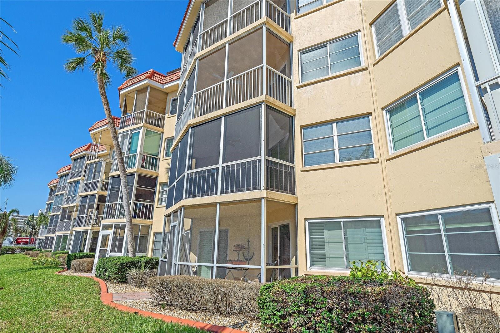 SIESTA HARBOR II - Residential