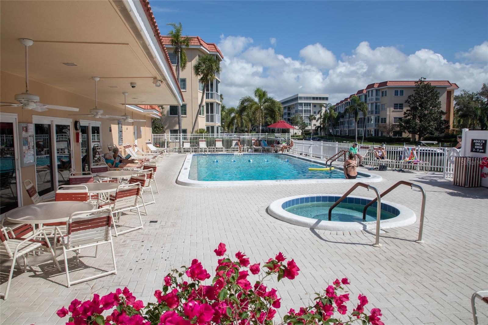 SIESTA HARBOR II - Residential