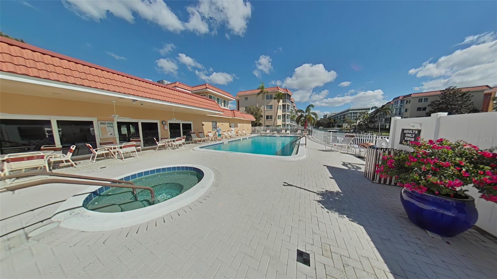 SIESTA HARBOR II - Residential