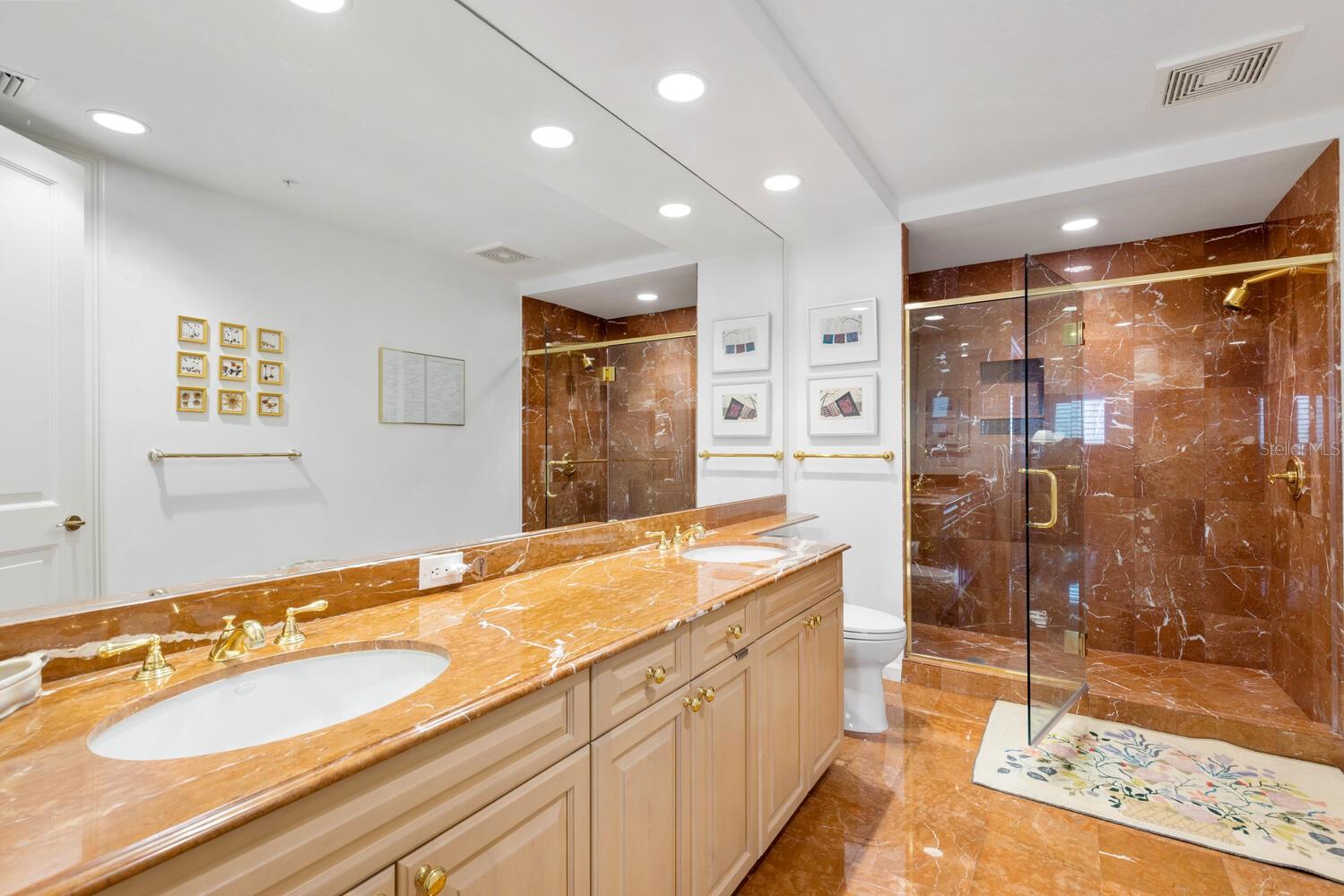 THE TOWER RESIDENCES - Residential