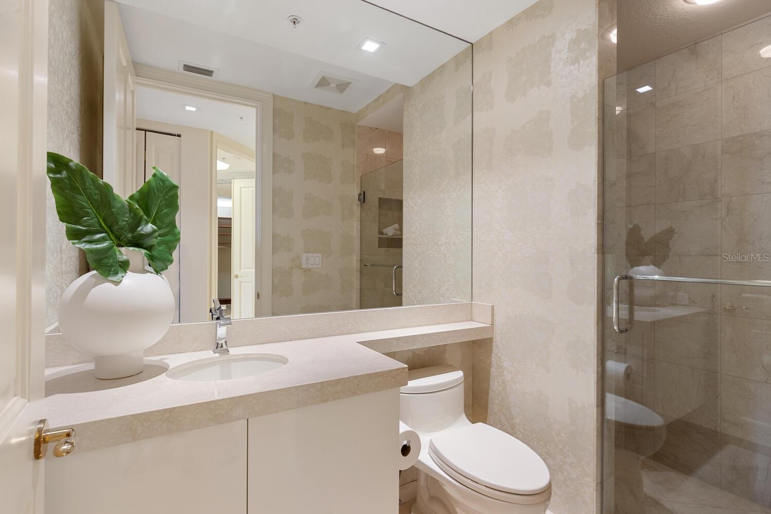 THE TOWER RESIDENCES - Residential