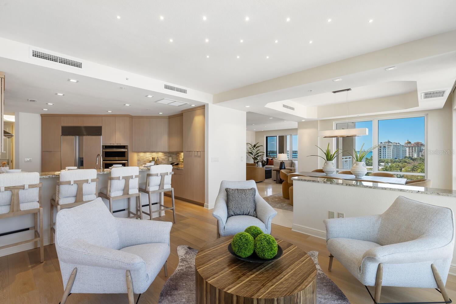 THE TOWER RESIDENCES - Residential