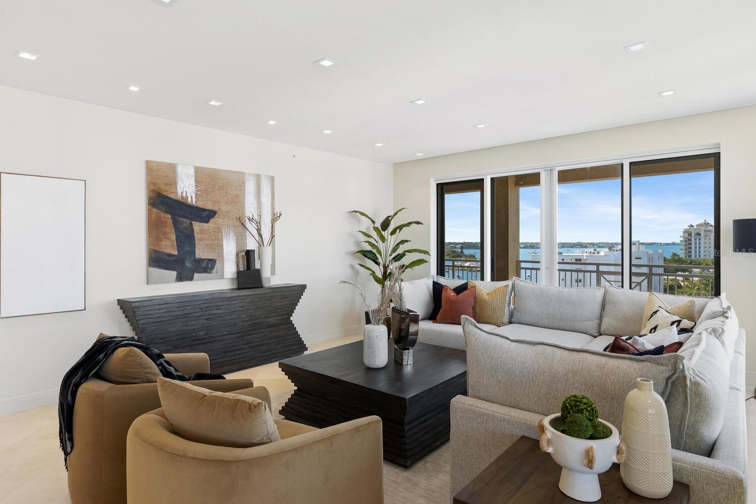 THE TOWER RESIDENCES - Residential