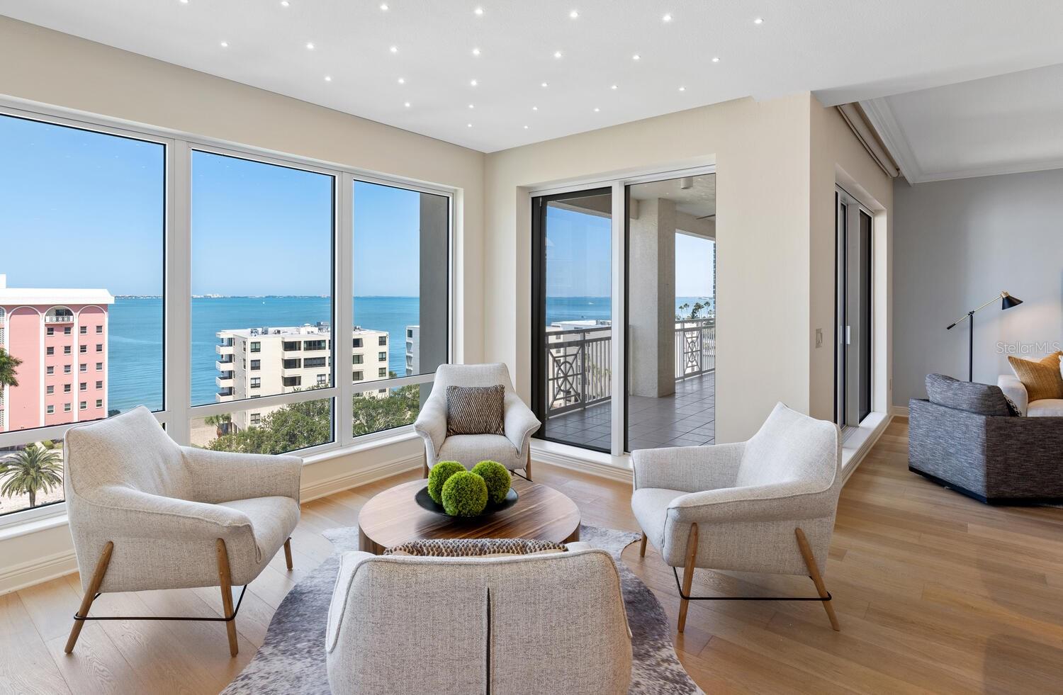 THE TOWER RESIDENCES - Residential