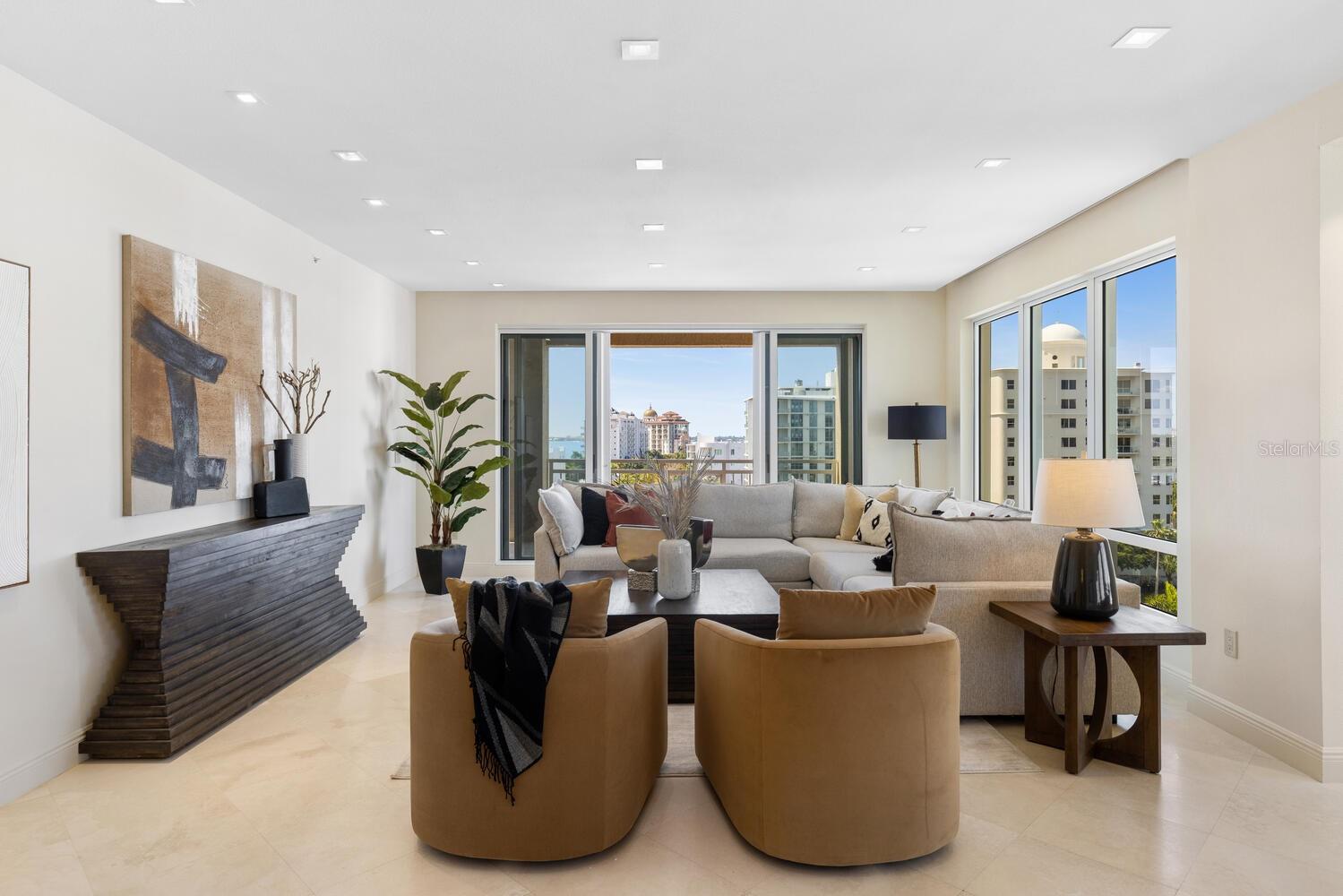 THE TOWER RESIDENCES - Residential