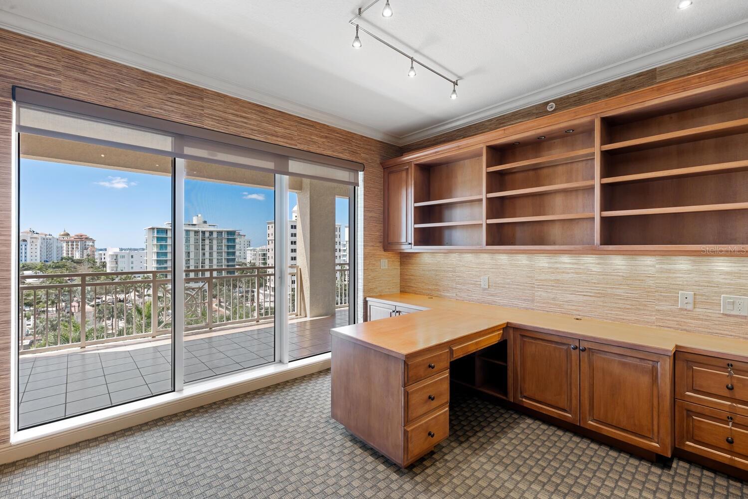 THE TOWER RESIDENCES - Residential