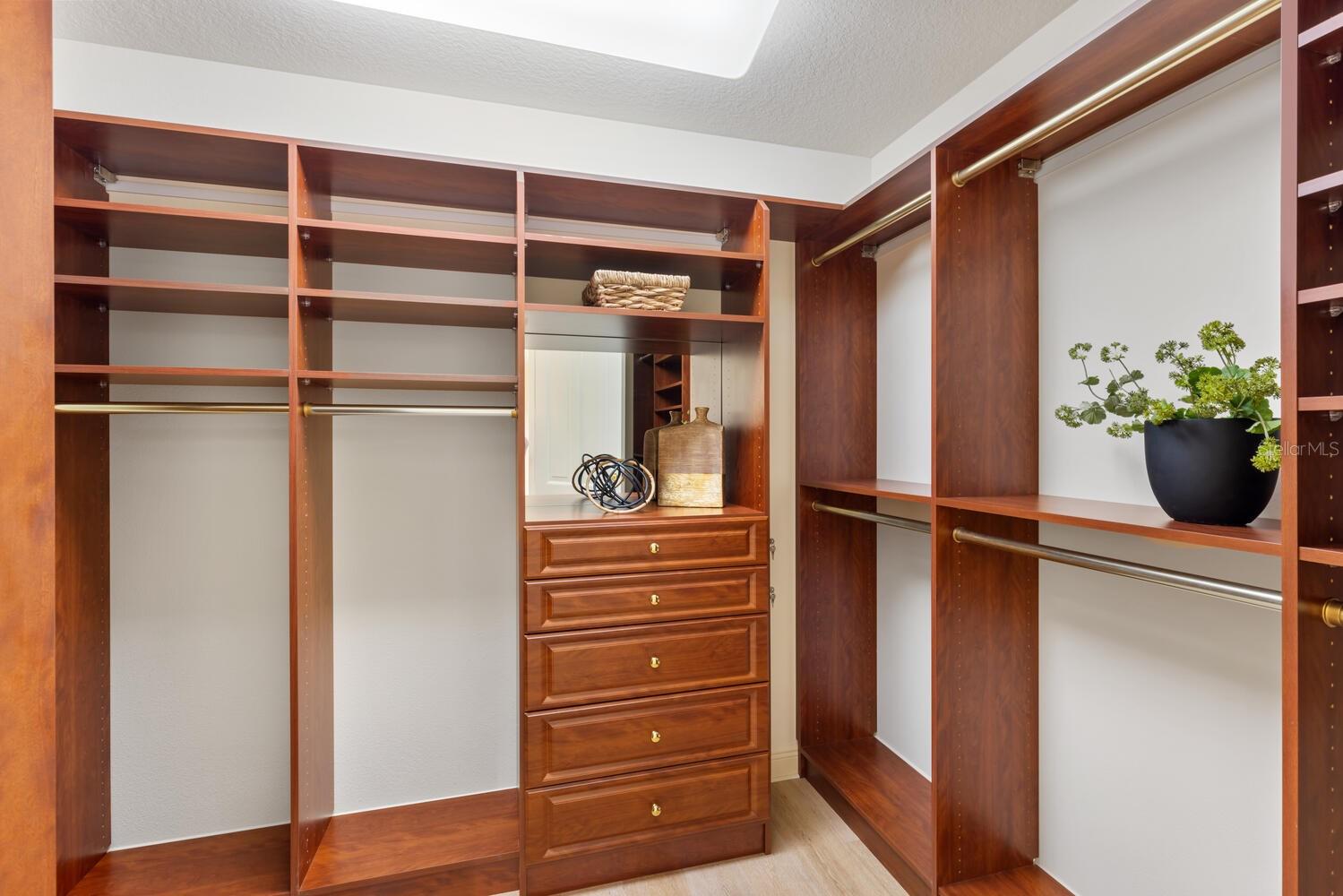 THE TOWER RESIDENCES - Residential