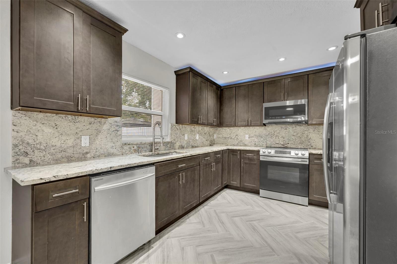 ANDOVER LAKES PH 03B - Residential