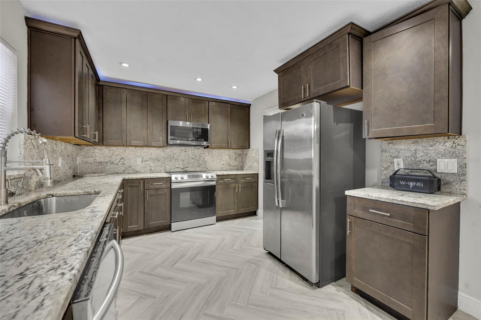 ANDOVER LAKES PH 03B - Residential