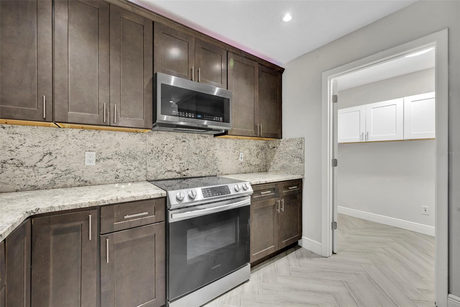 ANDOVER LAKES PH 03B - Residential