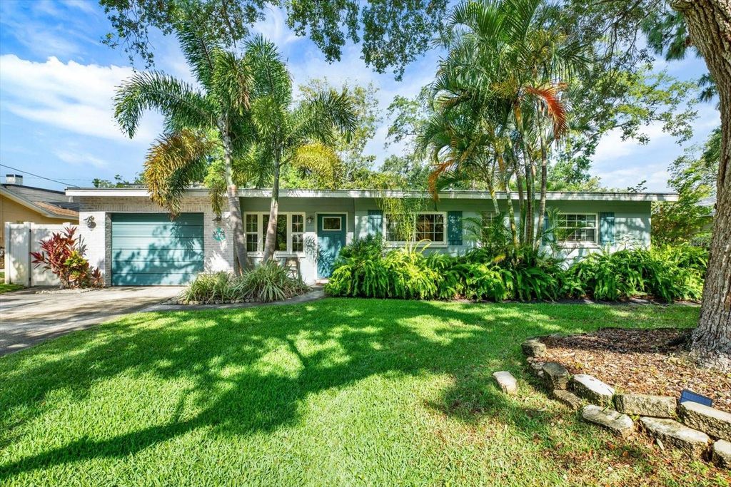 Photo of 5572 100th Way N, St Petersburg, FL 33708 (MLS # TB8508721)