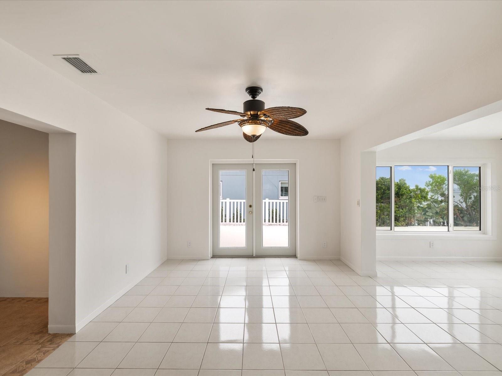 RIDGEWOOD RIVIERA - Residential