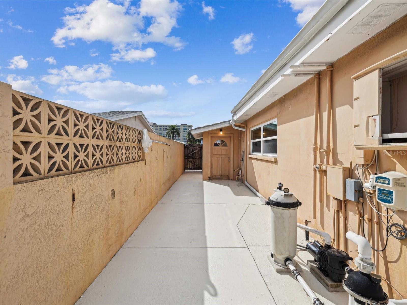 RIDGEWOOD RIVIERA - Residential