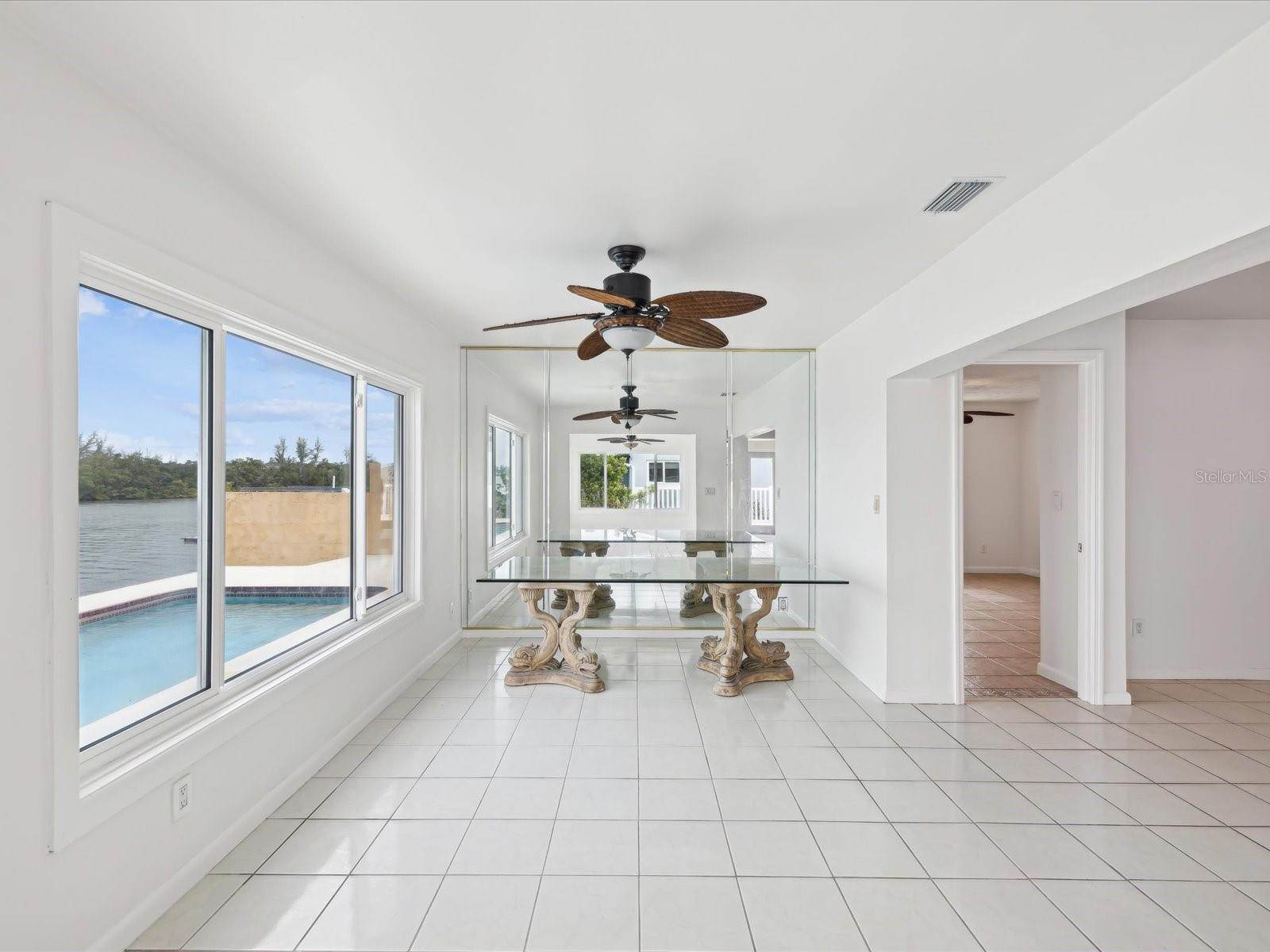 RIDGEWOOD RIVIERA - Residential