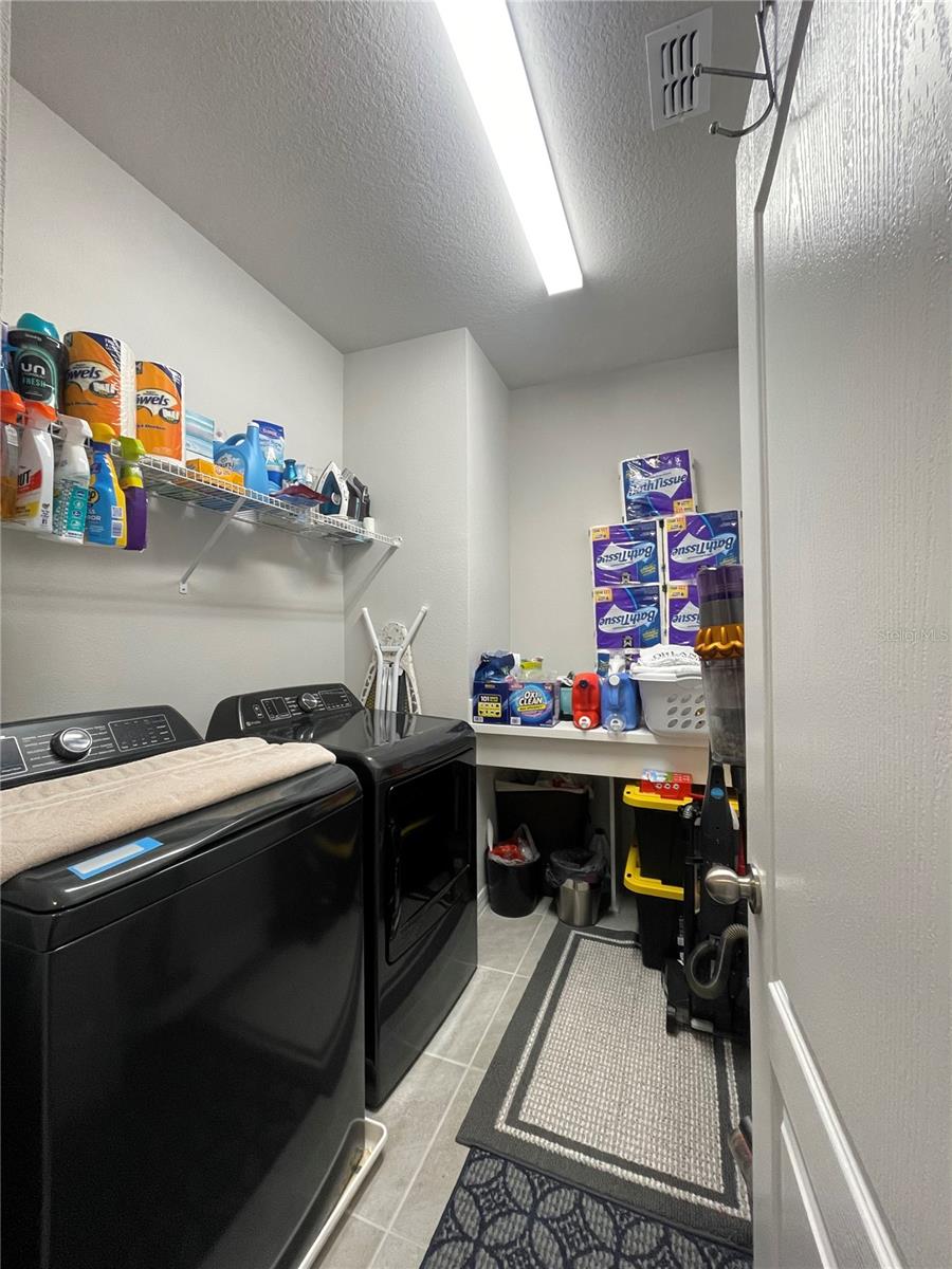 LAKE MDW LNDG - Residential