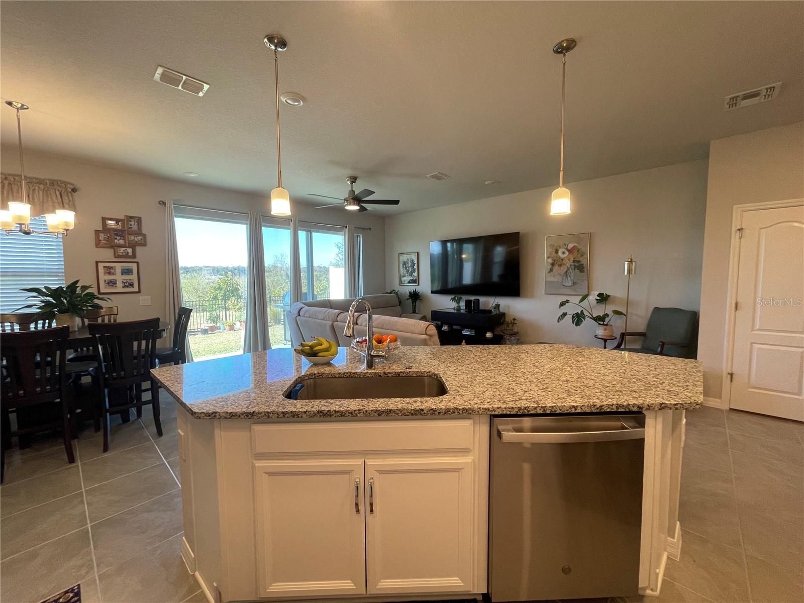 LAKE MDW LNDG - Residential