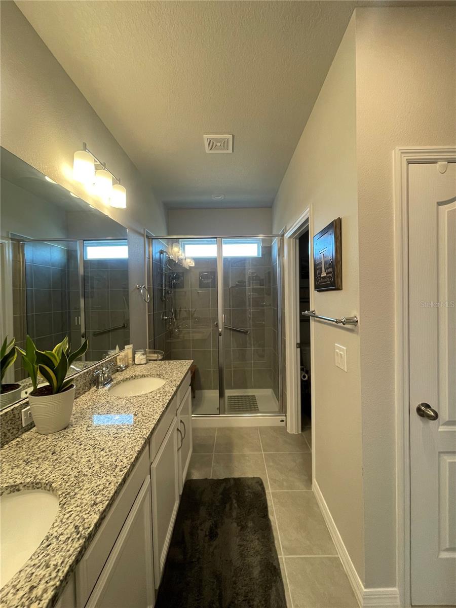 LAKE MDW LNDG - Residential